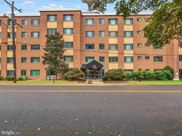 1200 S Arlington Ridge Rd APT 316, Arlington, VA 22202