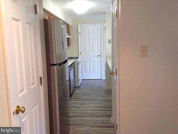 5th image of 160 Kenwood Dr