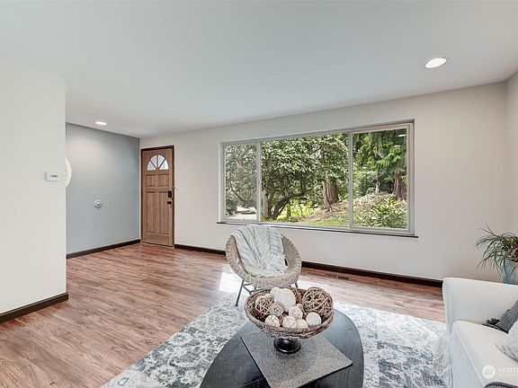 5th image of 11919 12th Street SE