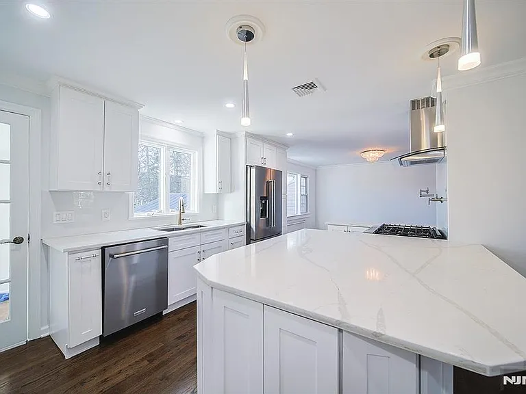 18 Lakeview Ave #181 — Photo 9