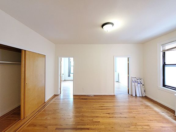 3rd image of 3073 44th St #3