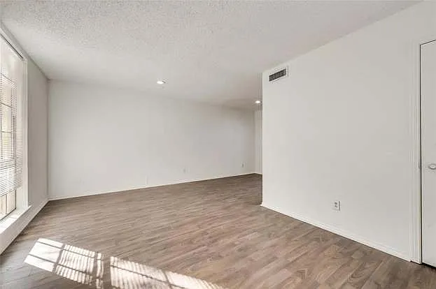9829 Park Lane Ct #B — Photo 7
