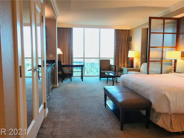 125 E Harmon Ave #718, Las Vegas, NV 89109
