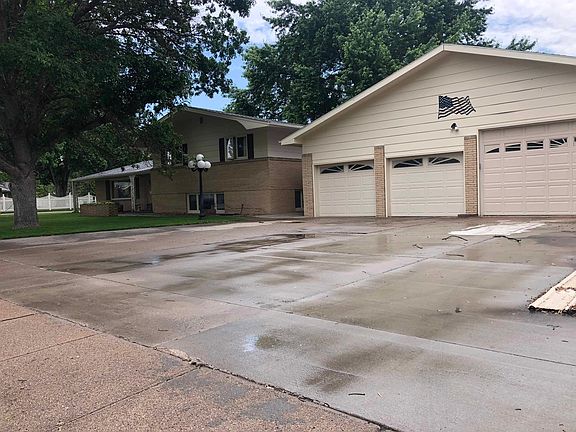 3rd image of 2502 Cedarberry Lane