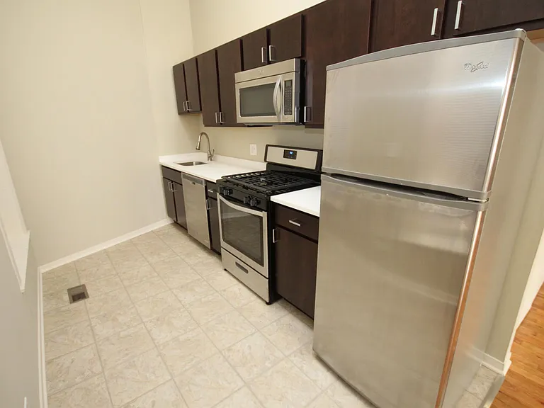 424 W Belden Ave #1W — Photo 5