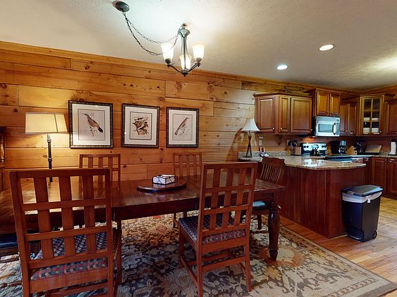 5th image of 21 Loggers Ln #19
