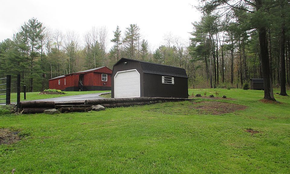 1st image of 385 Lyon Rd