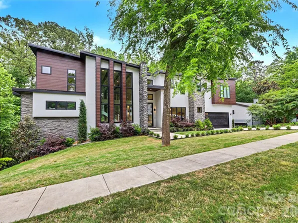 2810 Huntingtowne Farms Ln, Charlotte, NC 28210