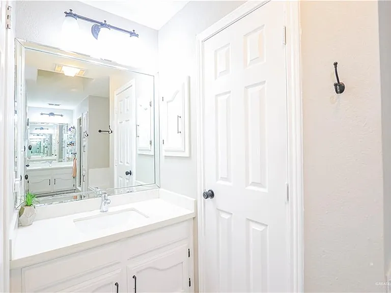 2306 Fox Run St — Photo 21