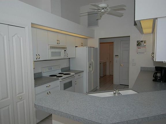 4th image of 3944 Lavilla Ave