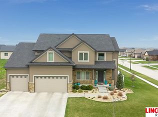 9342 Del Rio Dr, Lincoln, NE 68516