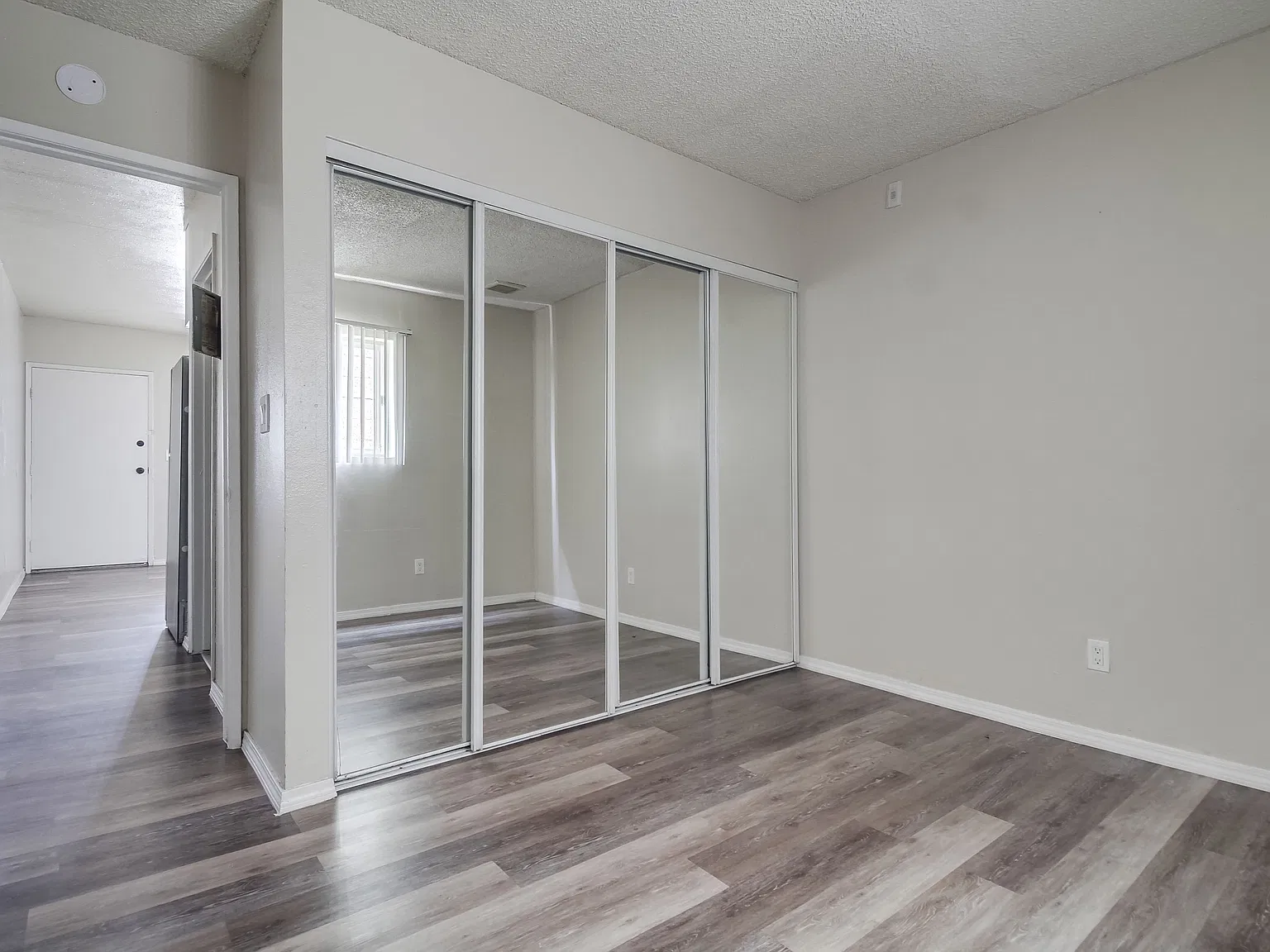 1 bed, 375 sqft, $1,750 — Photo 4