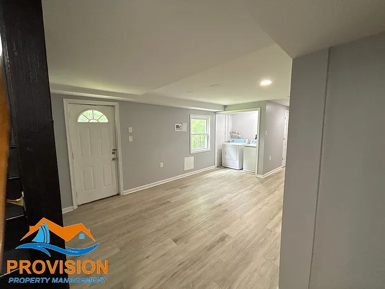 20 Washington Dr — Photo 16