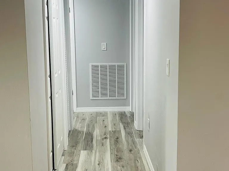 188 Berkshire Ln — Photo 13