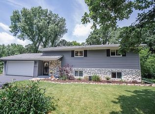 5238 Lakecrest Rd, Caledonia, IL 61011