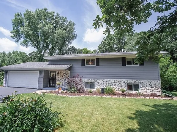 5238 Lakecrest Rd, Caledonia, IL 61011