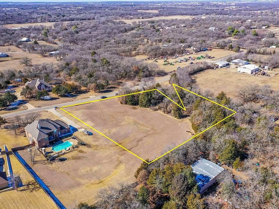 1st image of 2413 Plantation Dr N