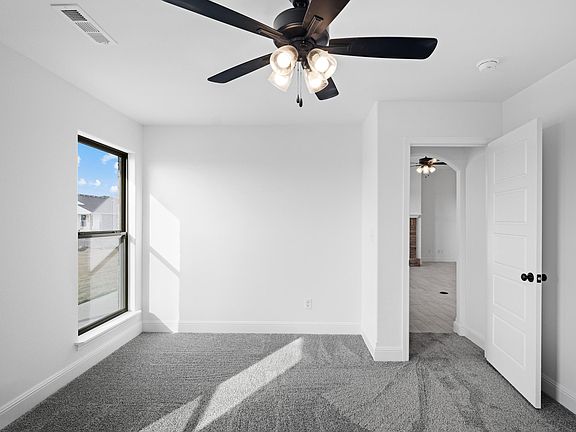 4th image of 208 Otto Ave