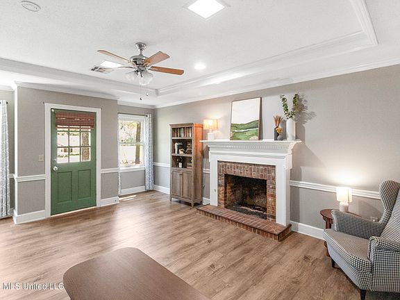 5th image of 103 Lakeside Dr