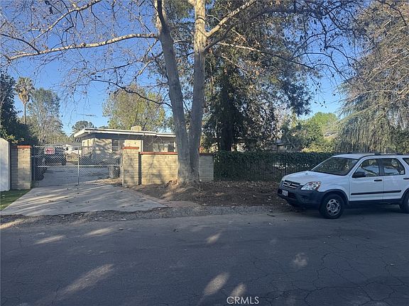 2nd image of 17545 Community St