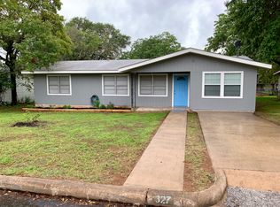 327 W Nimitz St, Fredericksburg, TX 78624