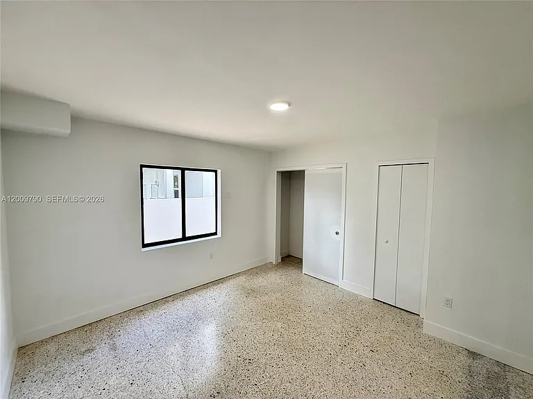 180 NE 57th St #4 — Photo 6