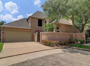 8046 Oakwood Hollow St, Houston, TX 77040