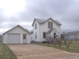 103 Colony Dr, Cherokee, IA 51012