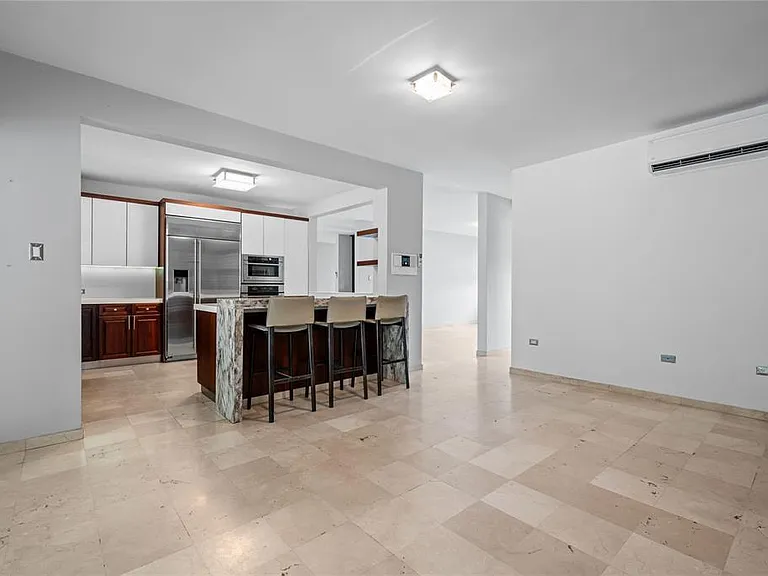 606 Calle 1 — Photo 8