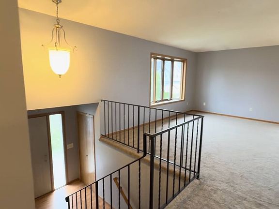 5th image of 14778 Endicott Way
