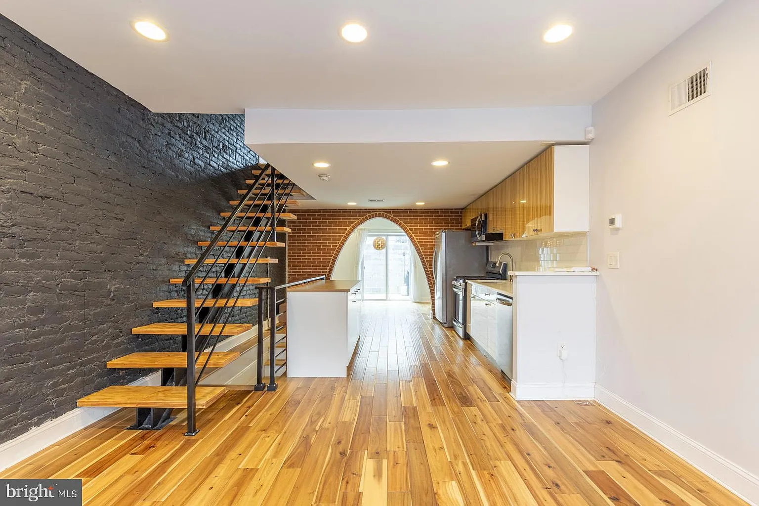 2322 Wilder St photo 1