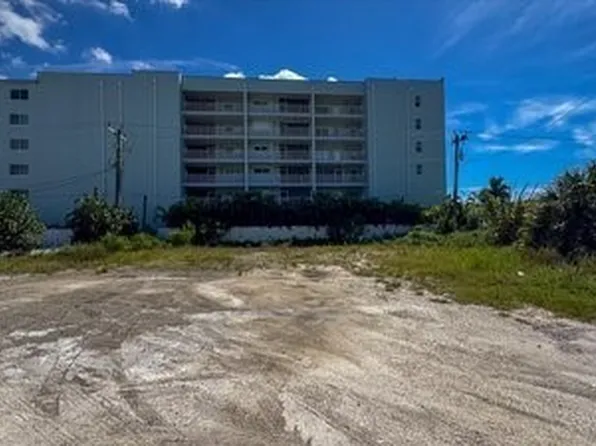 286 Fairweather Ln, Fort Myers Beach, FL 33931