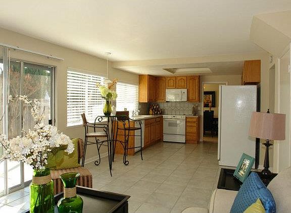5th image of 3386 Vistaview Dr