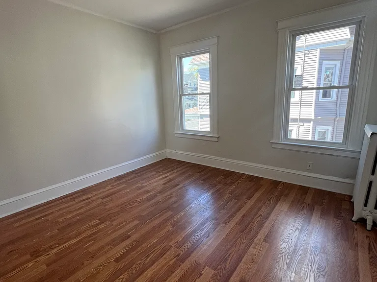 164 Barker St — Photo 6