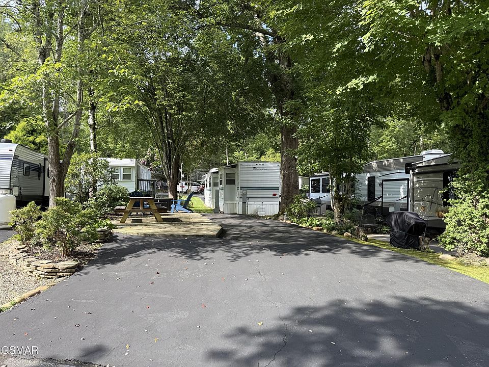1st image of 4229 E Pkwy #090-lot 90