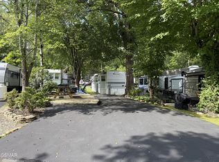4229 E Pkwy #090-LOT 90, Gatlinburg, TN 37738