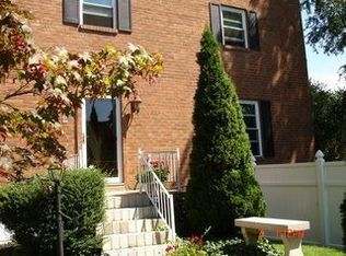 11005 Rennard St, Philadelphia, PA 19116