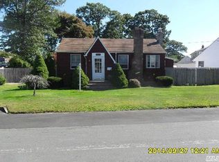 127 Plymouth St, West Babylon, NY 11704