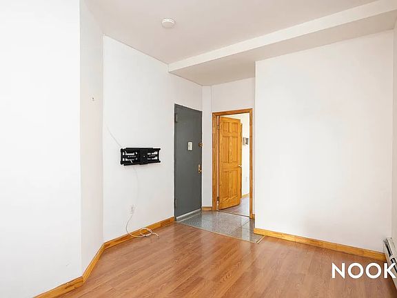 4th image of 221 Knickerbocker Ave #2L