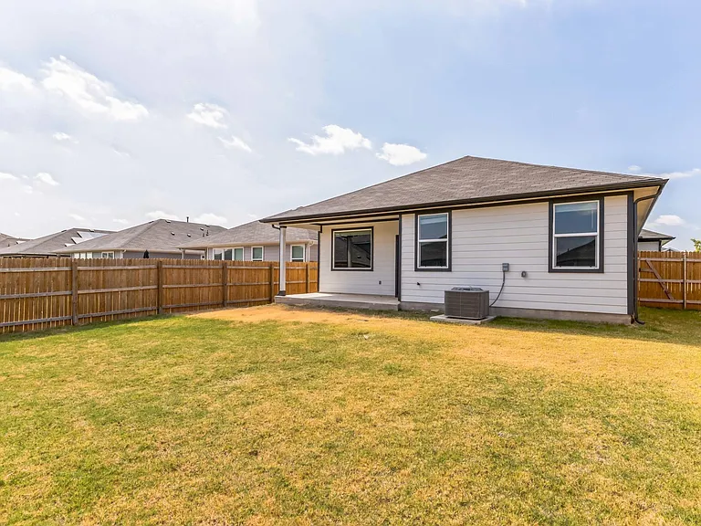 217 Greens Bayou Trl — Photo 32