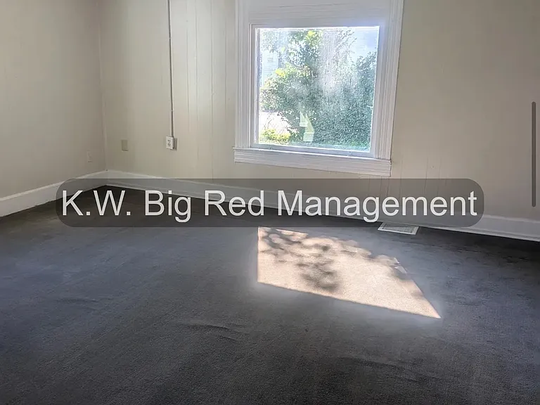 516 Sherley St — Photo 4
