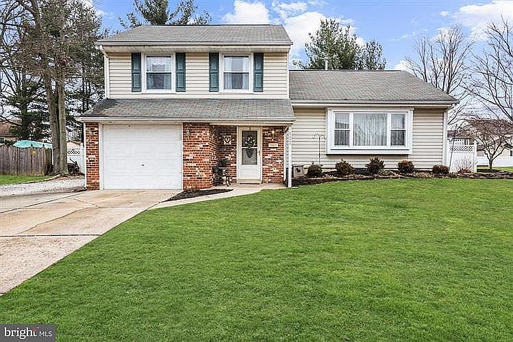 2nd image of 122 Kevin Rd
