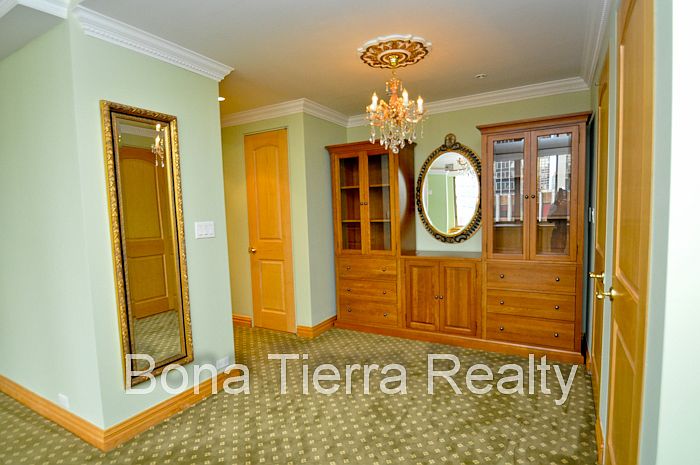 1st image of 235 E 40th St