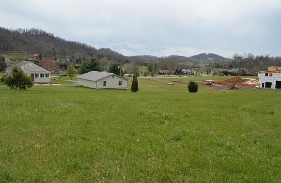 2nd image of 215 Rock Springs Valley Rd