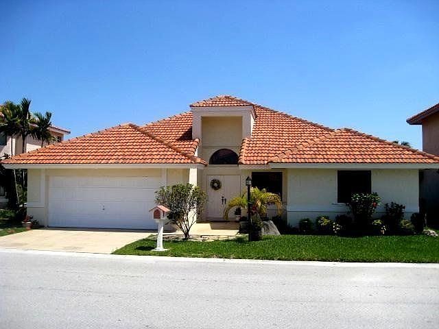 For Sale: 921 SW 115 Avenue, Pembroke Pines, Florida 33025