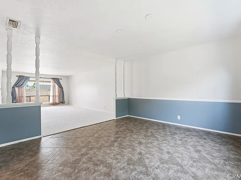 1163 N Lincoln St — Photo 14