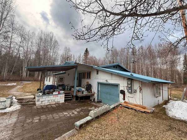 643 Bottles St, North Pole, AK 99705