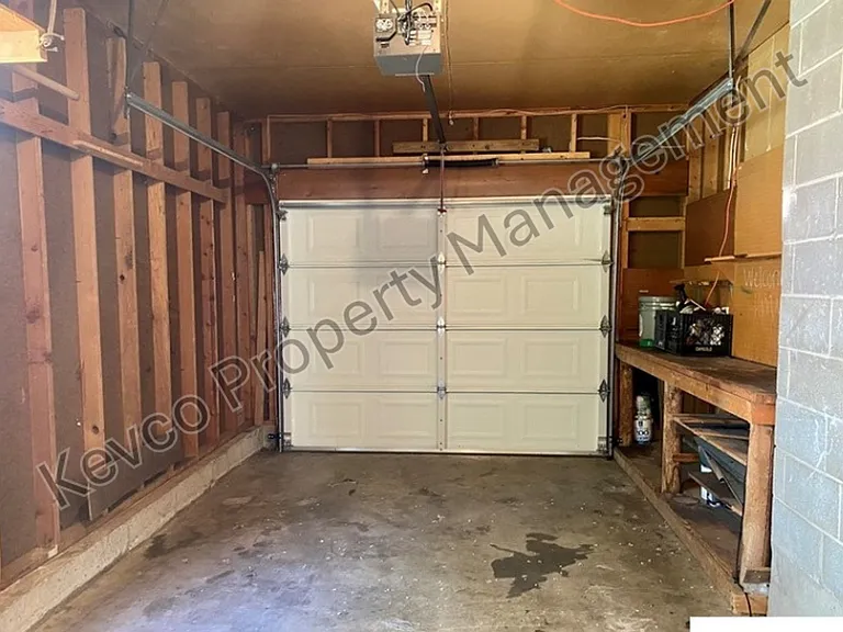 2805 Redwing Rd — Photo 21