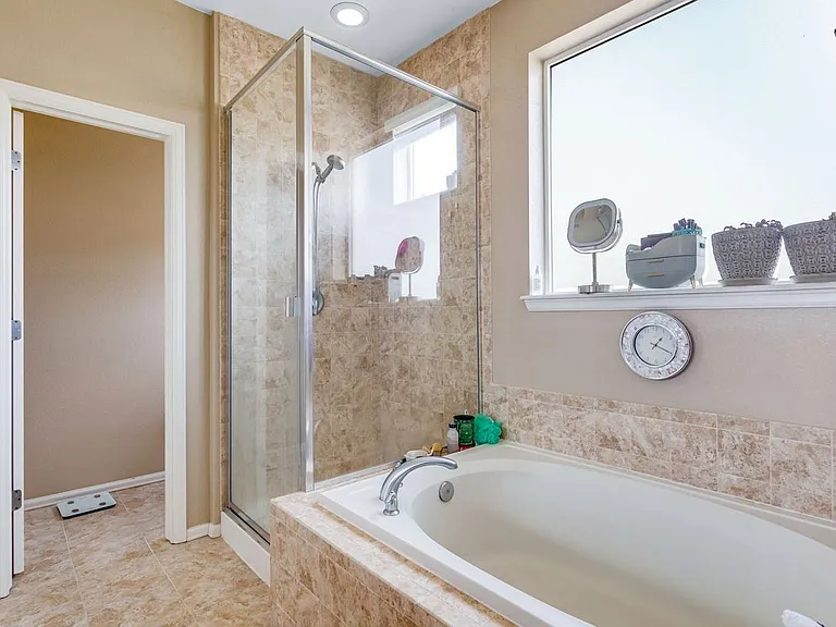 2068 Cutting Horse Dr — Photo 21