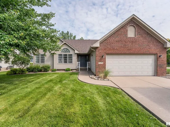 4033 4th St #A, East Moline, IL 61244